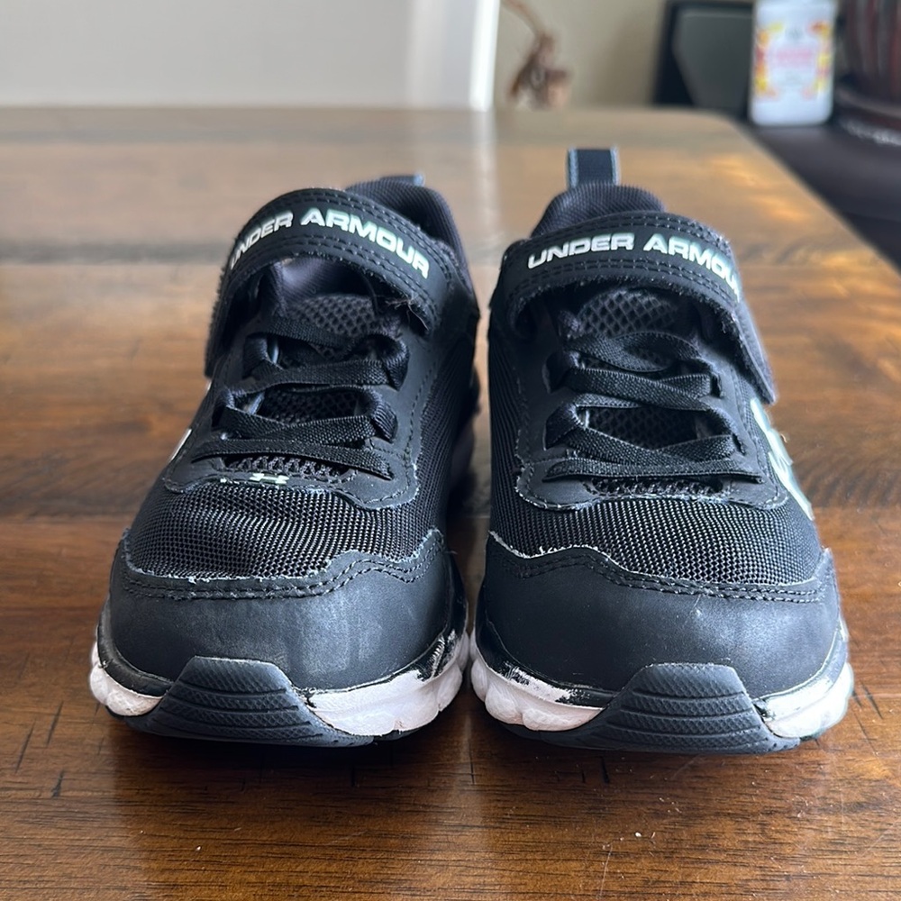 Under Armour Black and White Sneakers with Cushioned Sole - Picture 2 of 12